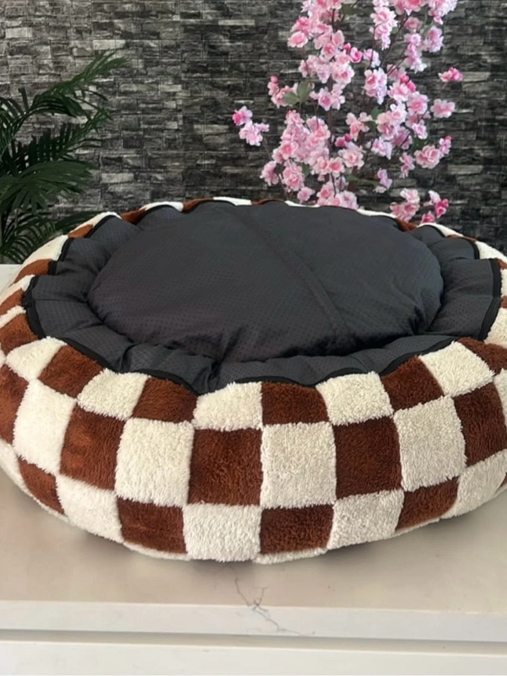 BEDSURE MEDIUM SIZE PLUSH CHECKERED DONUT BED FOR PETS 🤎🐾☺️✨